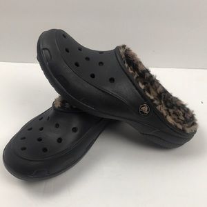 crocs freesail plush fuzz lined clog